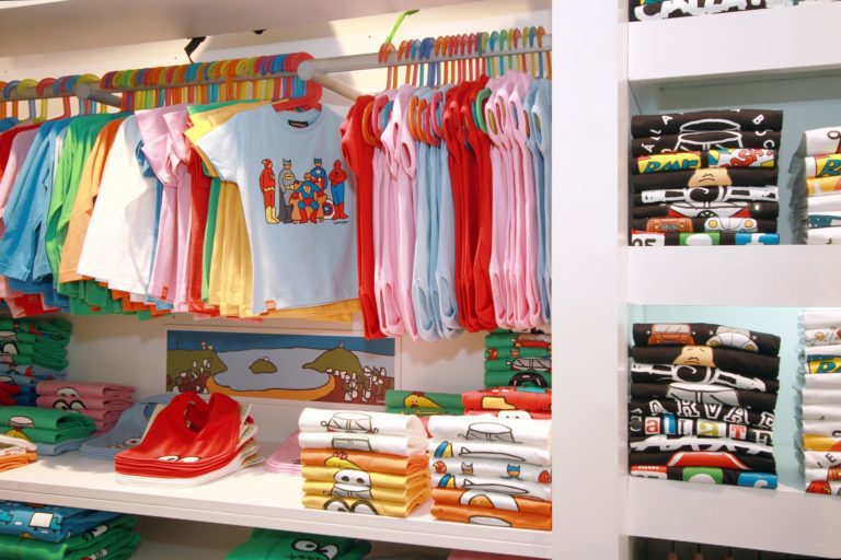 A importância de ter marcas de qualidade na sua loja de roupa infantil