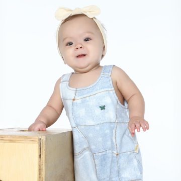 Macaquinho para bebê com alças fleece jeans